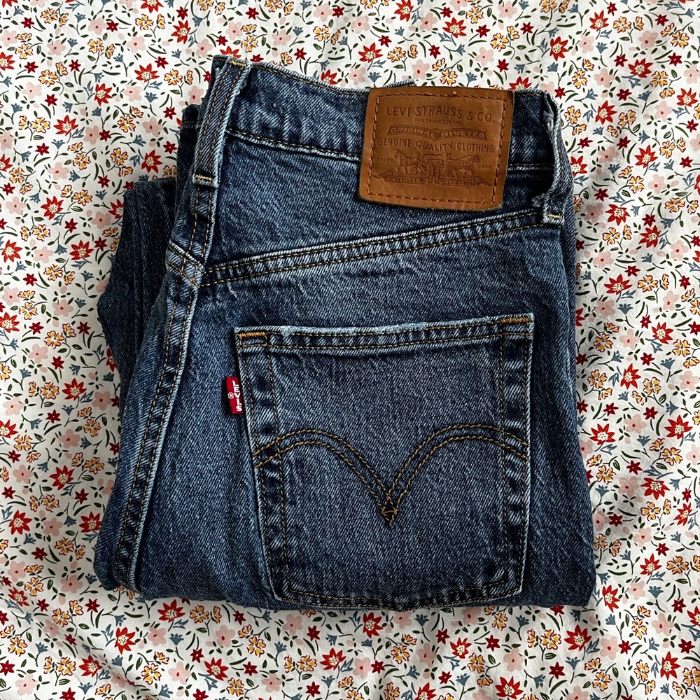 Levis Ribcage Straight Jean